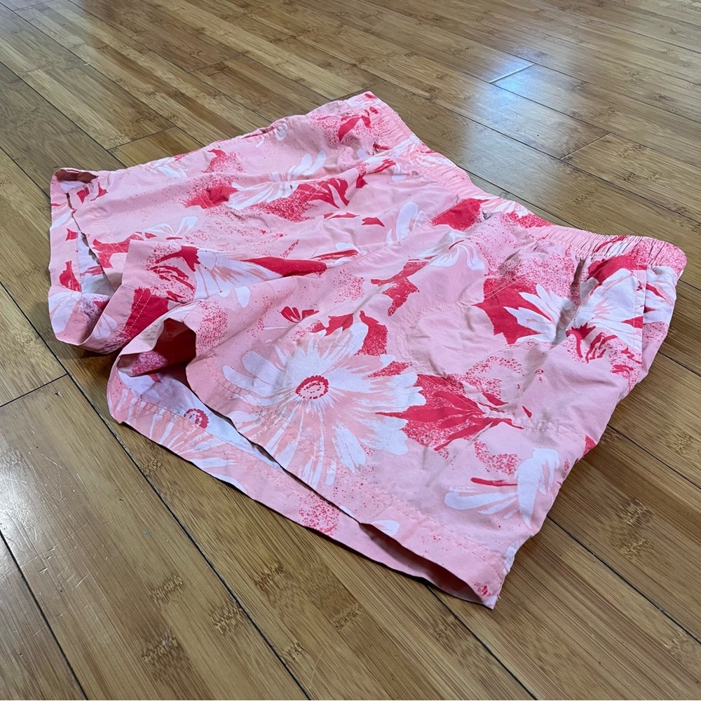 Columbia Sandy River 100% Nylon Athletic Shorts in Coral Floral 5” Inseam - Picture 5 of 15